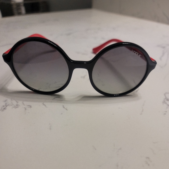 Vogue sunglasses - Picture 2 of 8